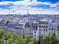 Vue des toits de Paris L'A.I.L.E aide les étudiants boursiers à Paris
