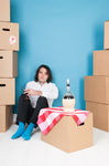 Pique-nique entre des cartons Aménager la cuisine d'un studio étudiant