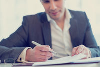 Signature d'un contrat de location CAF de la Charente