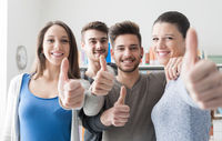 Groupe d'étudiants satisfaits Crous Caen Normandie
