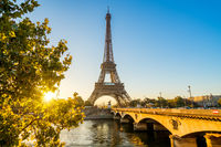Tour Eiffel à paris Logement étudiant à Paris