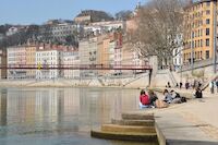 Lyon, quais, promenade, détente, patrimoine, bord de rivière, convivialité. Les quais de Lyon