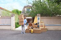Maison avec un portail ouistock garde meubles