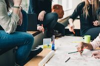 Des étudiants qui travaillent Etudiants, Détente, Cahier, Discussion, travail